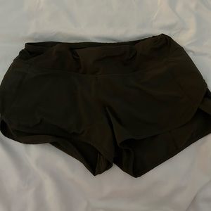 LULULEMON ARMY GREEN SPEED UPS 2.5 INSEAM